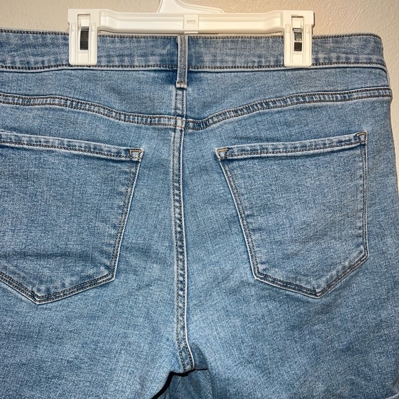 Old Navy Denim Jean Shorts - Picture 4 of 6